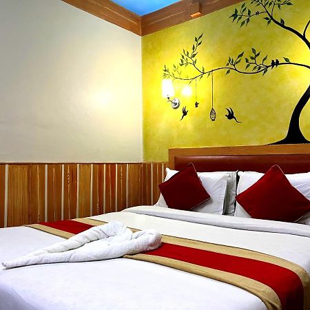 Thamel Seasons Hotel Катманду Экстерьер фото