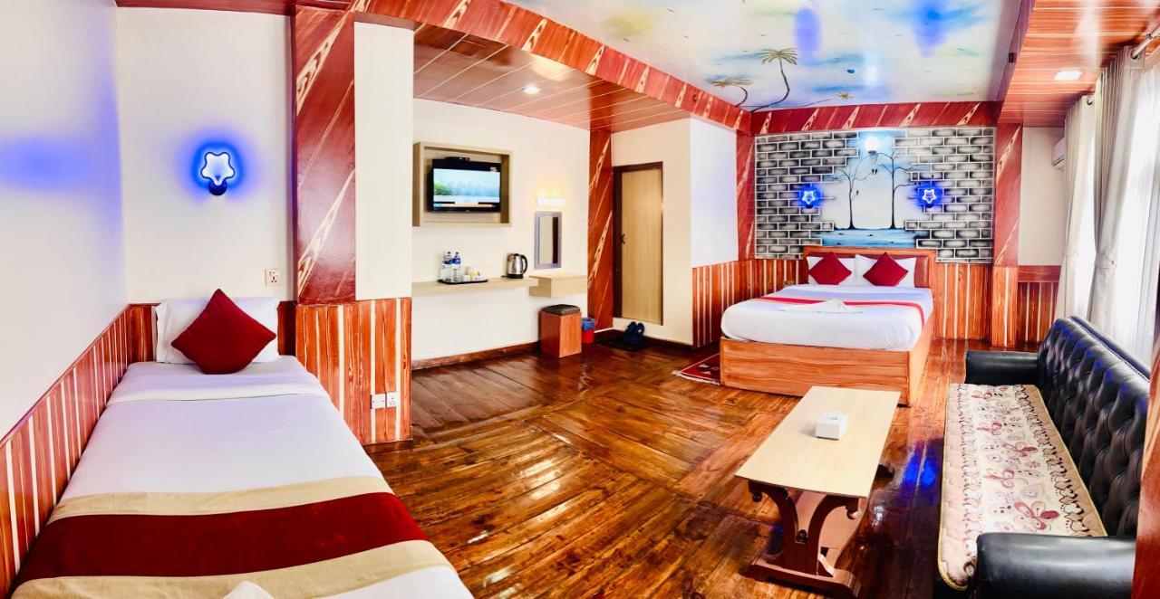 Thamel Seasons Hotel Катманду Экстерьер фото