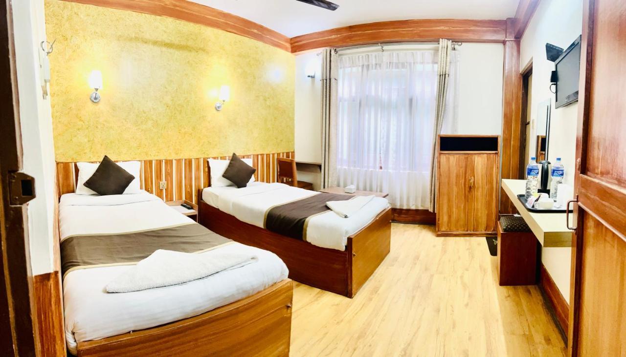 Thamel Seasons Hotel Катманду Экстерьер фото