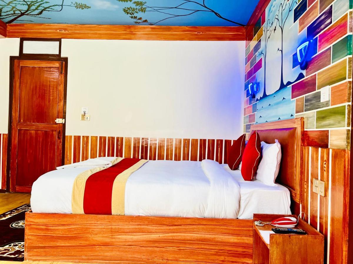 Thamel Seasons Hotel Катманду Экстерьер фото