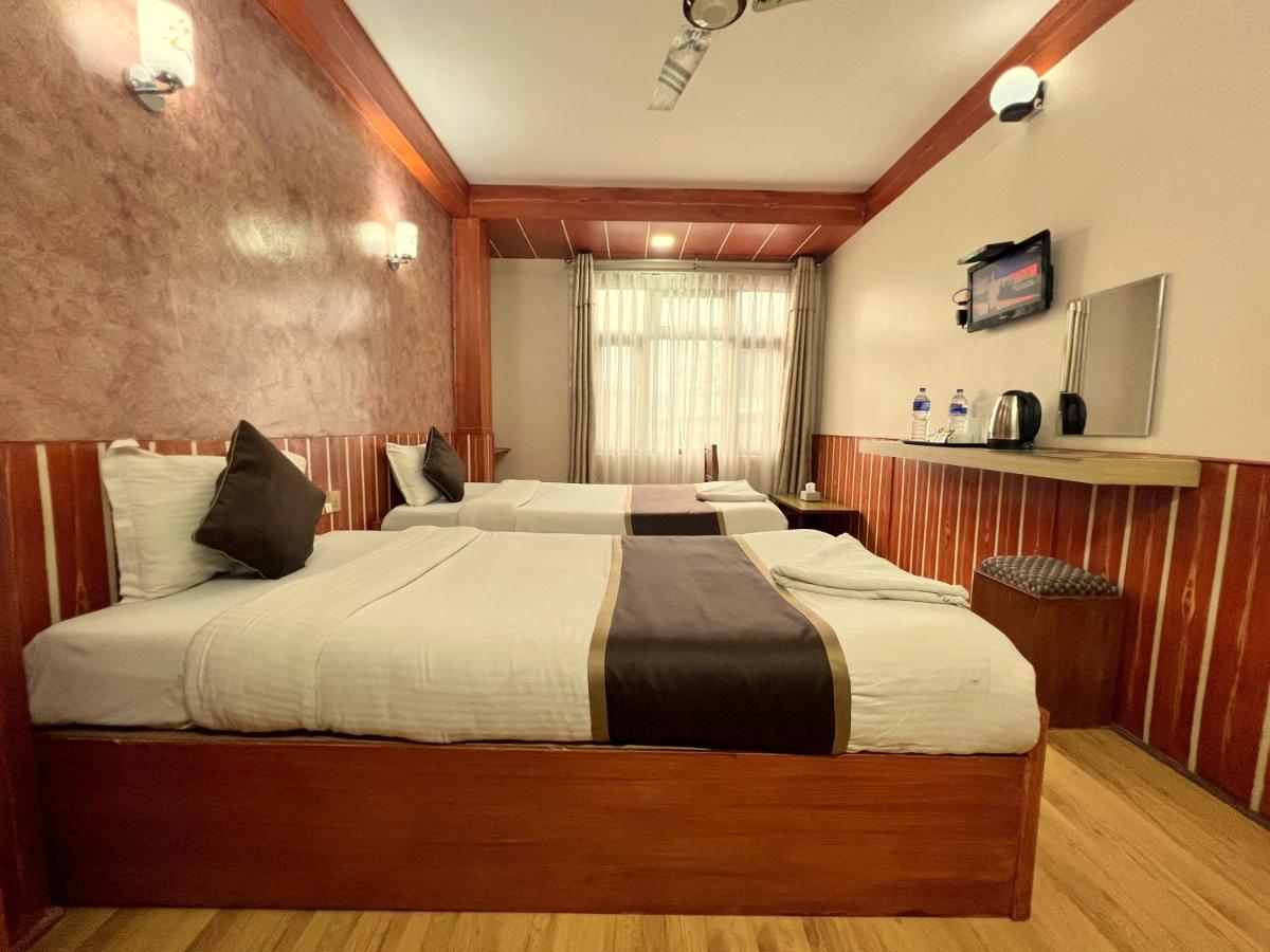 Thamel Seasons Hotel Катманду Экстерьер фото
