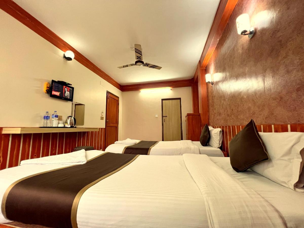 Thamel Seasons Hotel Катманду Экстерьер фото