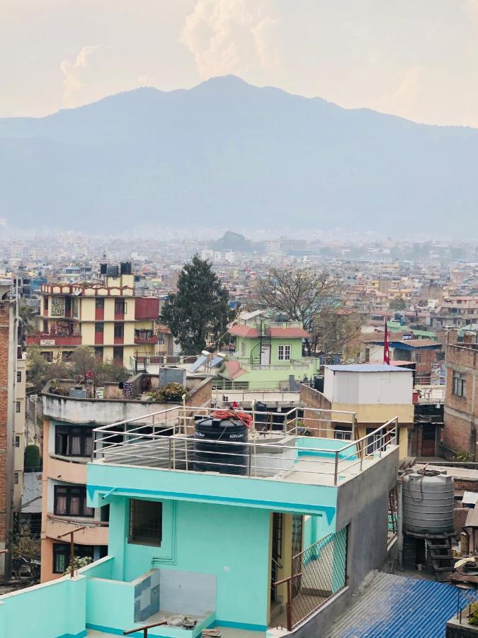 Thamel Seasons Hotel Катманду Экстерьер фото